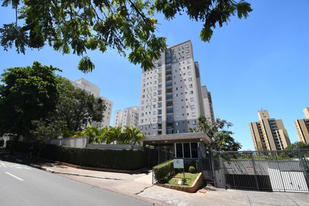 Apartamento para alugar com 76m², 3 quartos e 2 vagasFachada e portaria