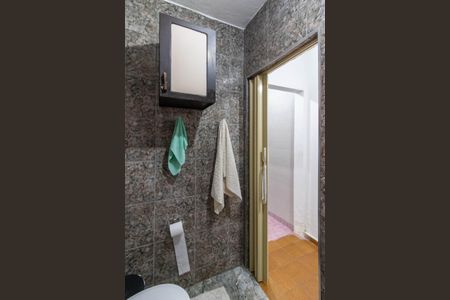 Casa à venda com 117m², 2 quartos e sem vaga Casa à venda com 117m², 2 quartos e sem vagaBanheiro