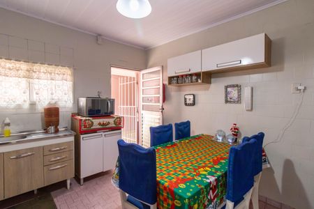 Casa à venda com 117m², 2 quartos e sem vaga Casa à venda com 117m², 2 quartos e sem vagaCozinha