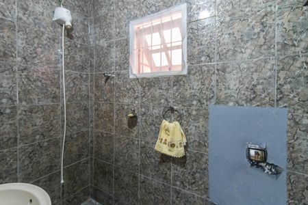 Casa à venda com 117m², 2 quartos e sem vaga Casa à venda com 117m², 2 quartos e sem vagaBanheiro