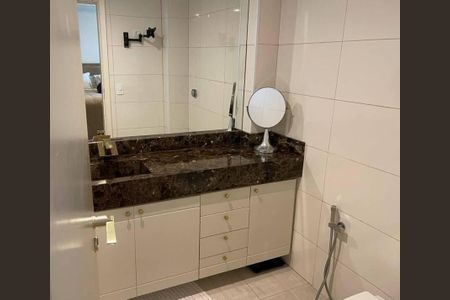 Apartamento à venda com 3 quartos, 242m² em Vila Suzana, São Paulo