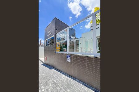 Apartamento à venda com 120m², 3 quartos e 4 vagasFachada + plaquinha