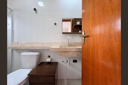Apartamento para alugar com 95m², 2 quartos e 2 vagas Apartamento para alugar com 95m², 2 quartos e 2 vagasBanheiro da Suíte