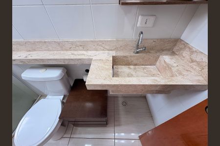 Apartamento para alugar com 95m², 2 quartos e 2 vagas Apartamento para alugar com 95m², 2 quartos e 2 vagasBanheiro da Suíte