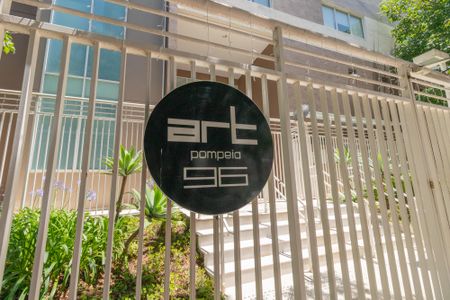 Apartamento à venda com 65m², 1 quarto e 1 vagaFachada