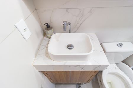 Apartamento para alugar com 48m², 2 quartos e 1 vagaDetalhe - Banheiro