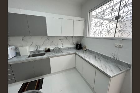 Casa para alugar com 250m², 3 quartos e 2 vagasCozinha