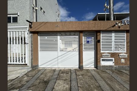 Casa para alugar com 250m², 3 quartos e 2 vagasFachada + plaquinha