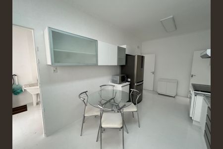 Casa para alugar com 250m², 3 quartos e 2 vagasCozinha