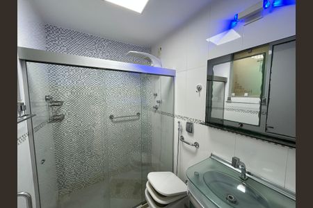 Casa para alugar com 250m², 3 quartos e 2 vagasBanheiro Social