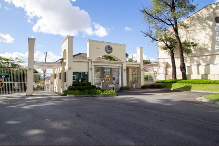 Casa de condomínio para alugar com 120m², 3 quartos e 2 vagas Casa de condomínio para alugar com 120m², 3 quartos e 2 vagasFachada e portaria