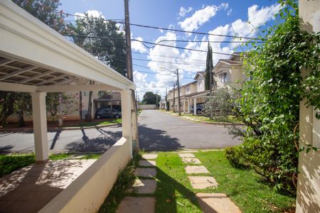 Casa de condomínio para alugar com 120m², 3 quartos e 2 vagas Casa de condomínio para alugar com 120m², 3 quartos e 2 vagasVista do Quarto 1
