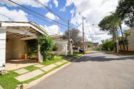 Casa de condomínio para alugar com 120m², 3 quartos e 2 vagas Casa de condomínio para alugar com 120m², 3 quartos e 2 vagasFachada