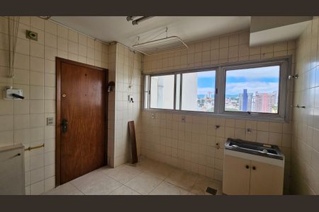 Apartamento para alugar com 1667m², 3 quartos e 2 vagas