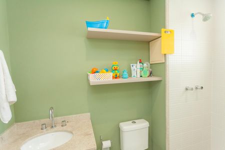 Apartamento para alugar com 223m², 4 quartos e 4 vagasBanheiro da Suíte 2