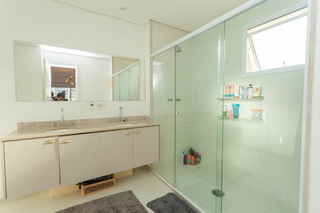 Apartamento para alugar com 223m², 4 quartos e 4 vagasBanheiro da Suíte 1