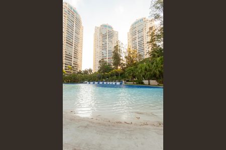 Apartamento para alugar com 223m², 4 quartos e 4 vagasÁrea comum - Piscina