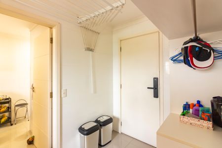 Apartamento à venda com 167m², 3 quartos e 3 vagas Apartamento à venda com 167m², 3 quartos e 3 vagasÁrea de Serviço