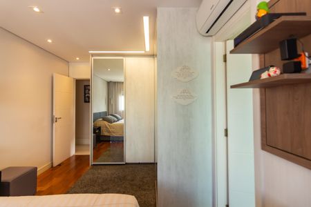 Apartamento à venda com 167m², 3 quartos e 3 vagas Apartamento à venda com 167m², 3 quartos e 3 vagasSuíte 3