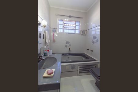 Casa à venda com 130m², 3 quartos e 2 vagas Casa à venda com 130m², 3 quartos e 2 vagasBanheiro da suíte