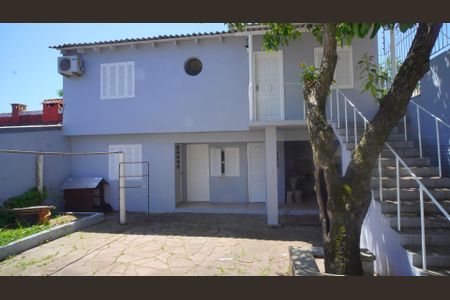 Casa à venda com 255m², 4 quartos e 3 vagas Casa à venda com 255m², 4 quartos e 3 vagasEdícula