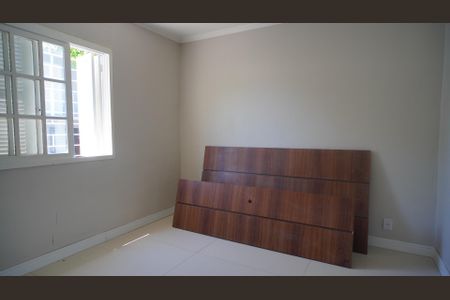 Sala  de casa à venda com 4 quartos, 255m² em Cavalhada, Porto Alegre