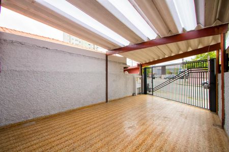 Casa à venda com 215m², 3 quartos e 3 vagas Casa à venda com 215m², 3 quartos e 3 vagasGaragem