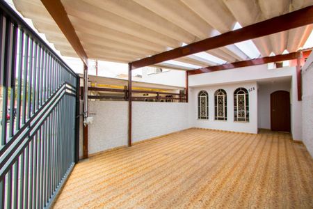 Casa à venda com 215m², 3 quartos e 3 vagas Casa à venda com 215m², 3 quartos e 3 vagasGaragem