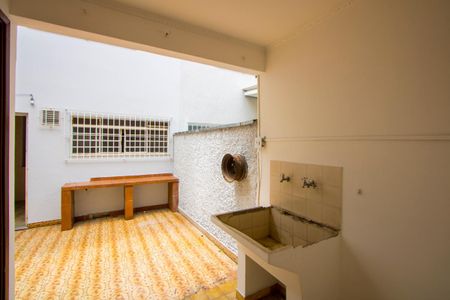 Casa à venda com 215m², 3 quartos e 3 vagas Casa à venda com 215m², 3 quartos e 3 vagasÁrea de serviço