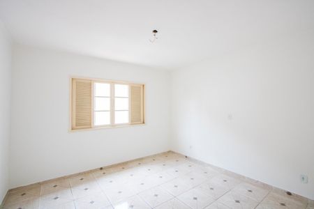 Casa à venda com 215m², 3 quartos e 3 vagas Casa à venda com 215m², 3 quartos e 3 vagasQuarto 3