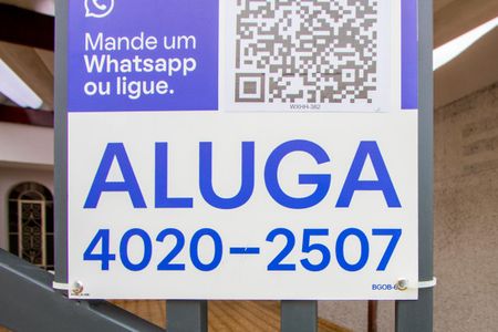 Casa à venda com 215m², 3 quartos e 3 vagas Casa à venda com 215m², 3 quartos e 3 vagasCód plaquinha