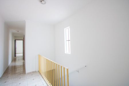 Casa à venda com 215m², 3 quartos e 3 vagas Casa à venda com 215m², 3 quartos e 3 vagasCorredor