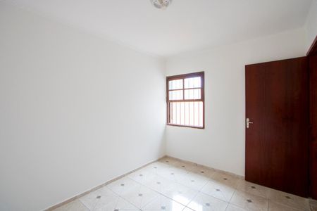 Casa à venda com 215m², 3 quartos e 3 vagas Casa à venda com 215m², 3 quartos e 3 vagasQuarto 2