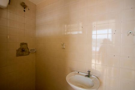 Casa à venda com 215m², 3 quartos e 3 vagas Casa à venda com 215m², 3 quartos e 3 vagasBanheiro de serviço