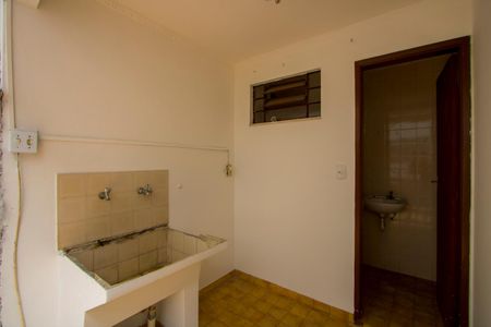Casa à venda com 215m², 3 quartos e 3 vagas Casa à venda com 215m², 3 quartos e 3 vagasÁrea de serviço