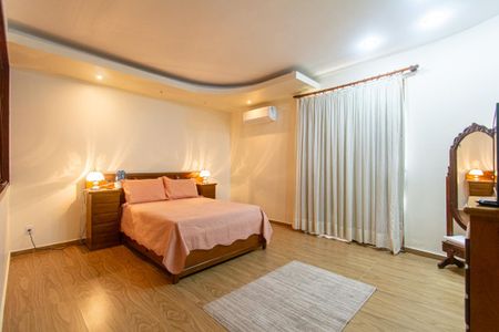 Casa à venda com 400m², 6 quartos e 5 vagasSuíte 2