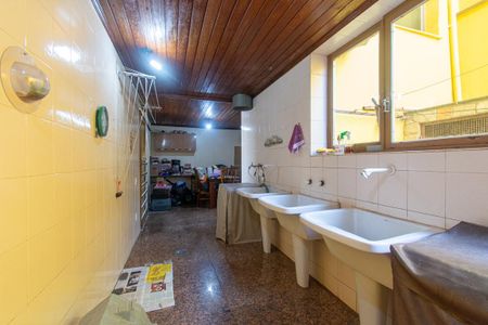 Casa à venda com 400m², 6 quartos e 5 vagasÁrea de Serviço