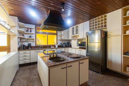 Casa à venda com 400m², 6 quartos e 5 vagasCozinha