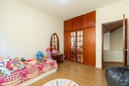 Casa à venda com 400m², 6 quartos e 5 vagasQuarto 1