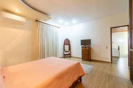 Casa à venda com 400m², 6 quartos e 5 vagasSuíte 2