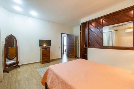 Casa à venda com 400m², 6 quartos e 5 vagasSuíte 2