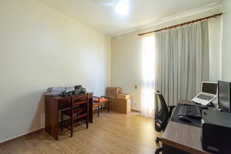 Casa à venda com 400m², 6 quartos e 5 vagasQuarto 2