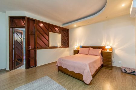 Casa à venda com 400m², 6 quartos e 5 vagasSuíte 2