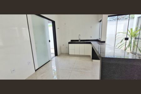 Casa à venda com 3 quartos, 298m² em Lundcéia, Lagoa Santa