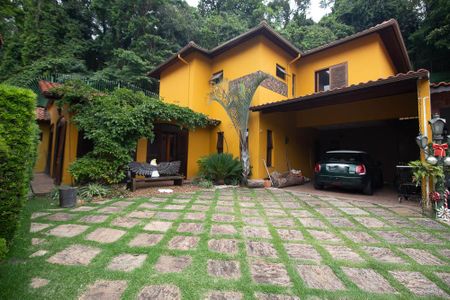 Casa de condomínio para alugar com 538m², 4 quartos e 5 vagasFachada 