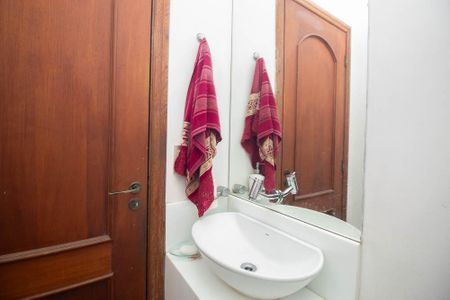 Casa de condomínio para alugar com 538m², 4 quartos e 5 vagasLavabo