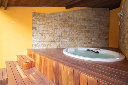 Casa de condomínio para alugar com 538m², 4 quartos e 5 vagasJacuzzi 