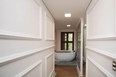 Casa de condomínio para alugar com 538m², 4 quartos e 5 vagasSuíte 