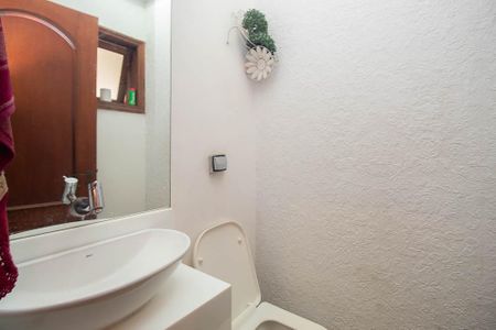 Casa de condomínio para alugar com 538m², 4 quartos e 5 vagasLavabo