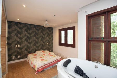 Casa de condomínio para alugar com 538m², 4 quartos e 5 vagasSuíte 